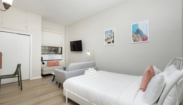 Centrally Located Basic Studio in Boston