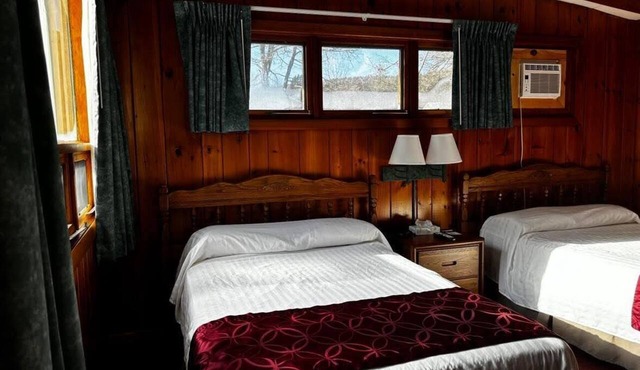 Charming 1-bedroom hotel room in beautiful Hamilton - #321 Shenandoah