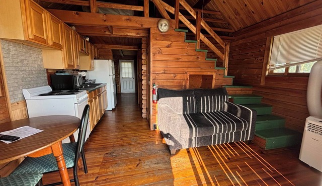 Charming 1 bedroom rustic cabin with WiFi, AC at Plattsburgh RV Park