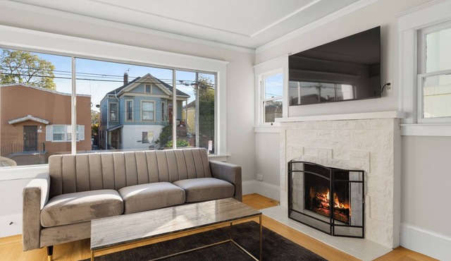 Charming 2-bedroom Craftsman in Emeryville perfect for your getaway
