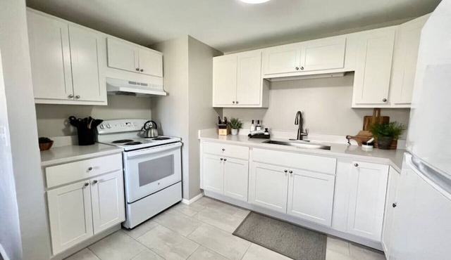 Charming 2BR/1BA Retreat in the Heart of Tully, NY