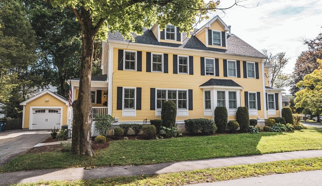 Charming 3-bed townhome Perfect for Families and School Visits Near Downtown