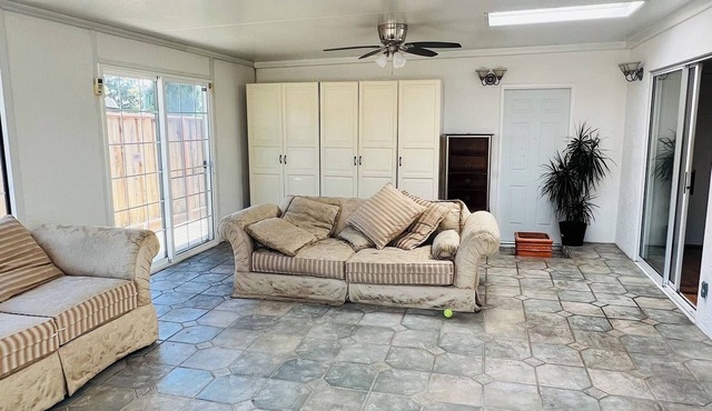 Charming 3-bedroom house with WiFi and AC in wonderful Fremont