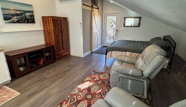 Charming barn loft in Cool Ca 30 day minimum stay in Cool