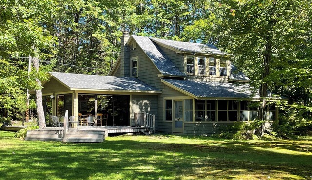 Charming Cottage with Deck and Lakefront