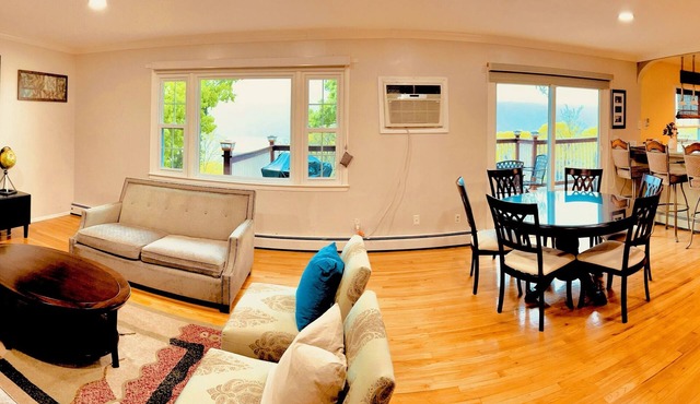 Charming house in Yonkers with Hudson River View and close travel to get to NYC