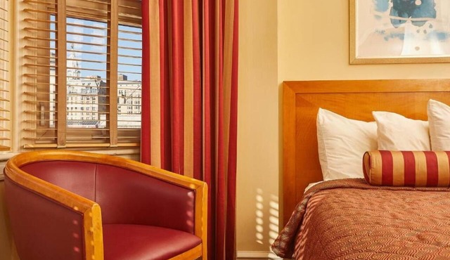 Charming Philly Boutique Room - Your Historic Getaway