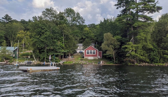 Charming waterfront 1-bedroom cottage in peaceful Winthrop perfect for getaway