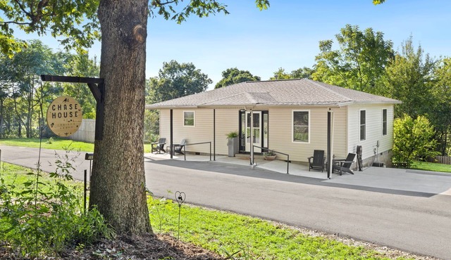 Chase House @ Low-Key Croft, Cozy 2 Bedroom with Hot Tub