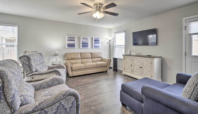Chic Springdale Abode w/ Community Amenities