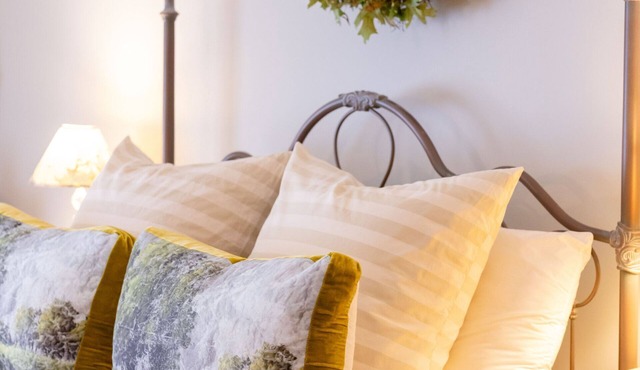 Circular Manor Bed and Breakfast