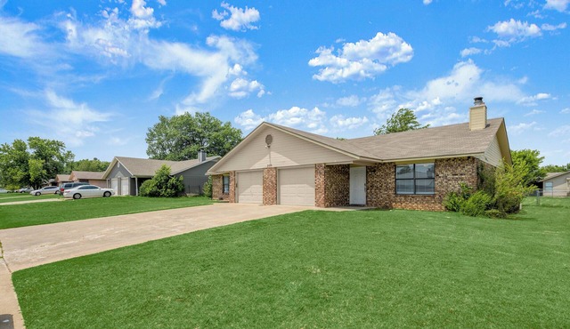 Clean, Cozy 2BR, Patio, Near Razorback Stadium