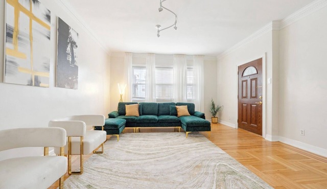 Comfortable 3BR Getaway Free Parking NYC Access Perfect for Groups