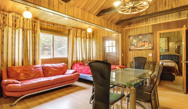 Community Perks: Monticello Cabin w/Grill!