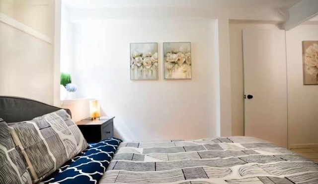 Cozy 1-Bedroom Basement Apartment in North Beach, Steps from Iconic Landmarks