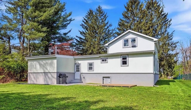 Cozy 2-bedroom house in pleasant Montgomery with AC