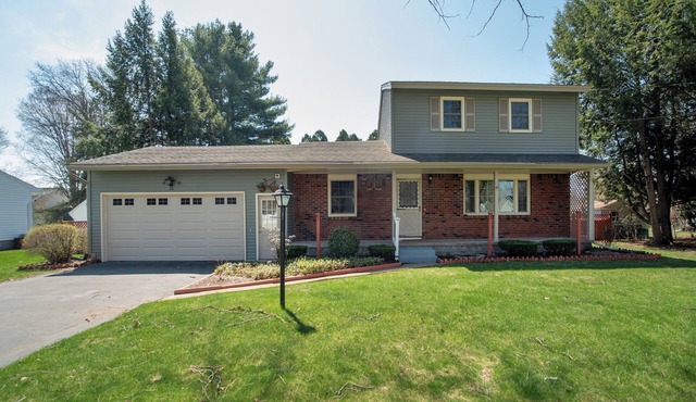 Cozy 3-Bedroom Home with a Pool in Saratoga Springs