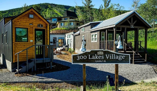 Cozy and Rustic Tiny House Rental for Glamping in Colorado in Mesa