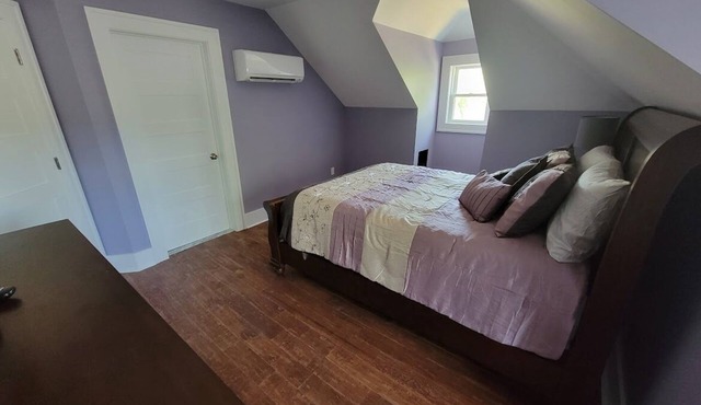 Cozy B&B with WiFi and AC in charming South Kortright