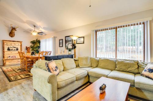 Cozy Bartlett Condo w/Deck & Resort Amenities!