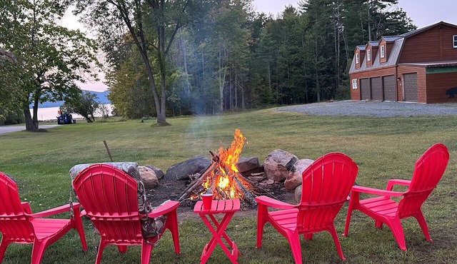 Cozy cabin with 165ft private beach area - on The Great Sacandaga Lake.