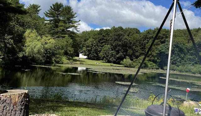 Cozy Lakefront Retreat with Pool, Hot Tub & Family Fun Near Hawk’s Nest