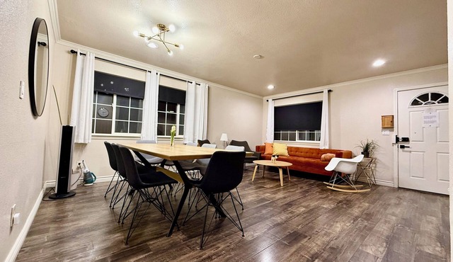 Cozy Luxury 4bed townhomes in Oakland close to SF and Berkeley.