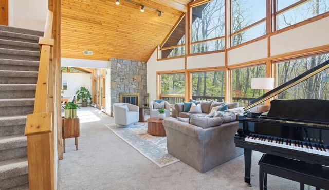 Cozy nature getaway 60 mins from NYC near WestPoint! Family Friendly with Piano!