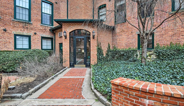 Cozy Norwalk Studio ~ 3 Mi to Beach!