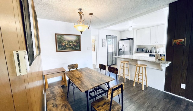 Cozy & Spacious Hayward Entire 4BR SFH/Free Parking/WiFi