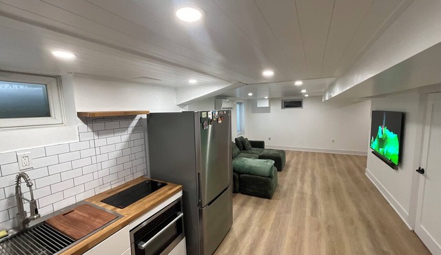 Cozy studio in beautiful Fairview with refreshing AC