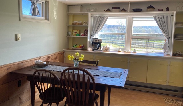 Cozy studio on an active horse farm in a beautiful country setting