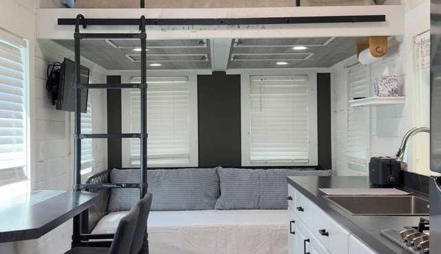 Cozy tiny home—stay small & relax big