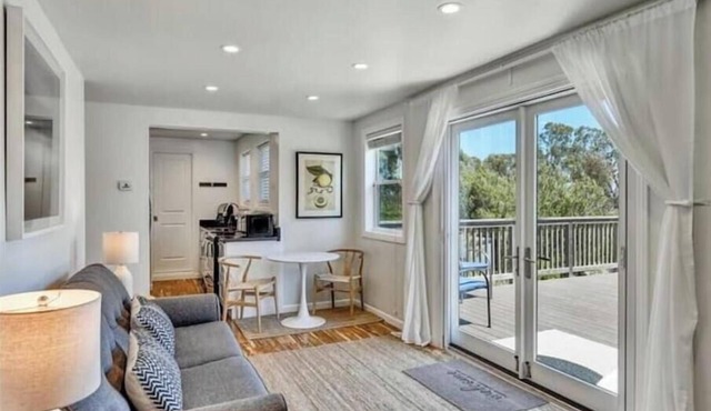Cozy View Retreat, Easy Access to SF, Beach, Parks