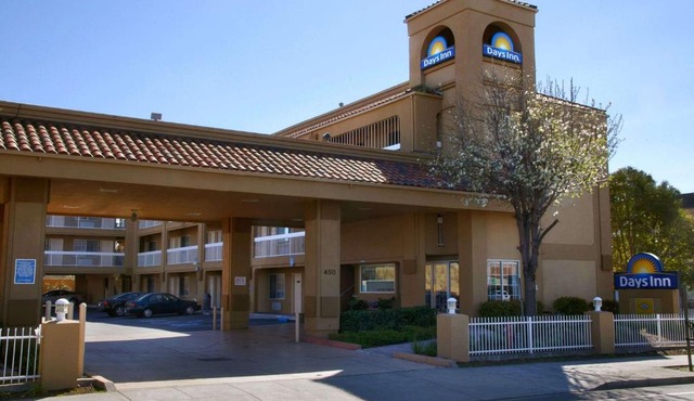 Days Inn by Wyndham Hayward Airport