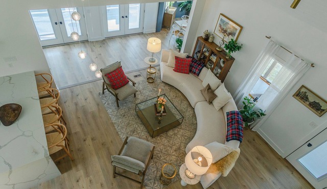 Deer Haven at Bacon Hall: Stunning 14 Acre Modern Villa with Sunroom
