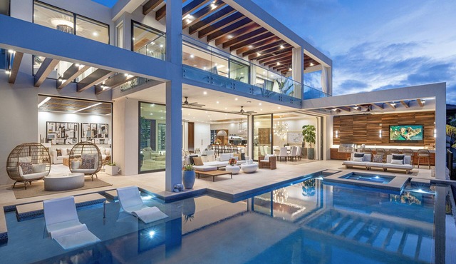 Diamond Head Luxury Beachfront Estate