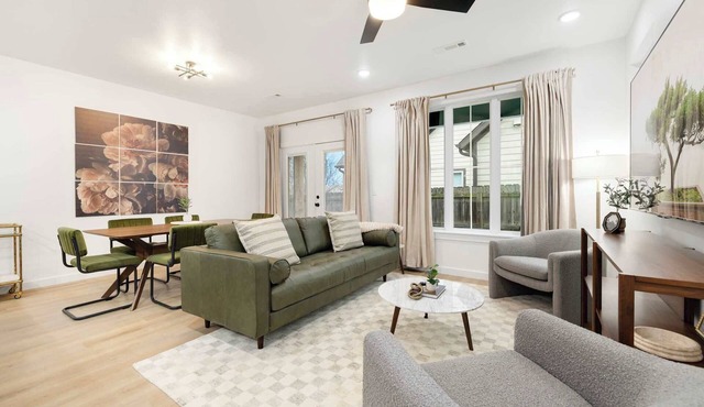 Downtown Luxe-Easy 0.7 mi walk to DT-New/Modern