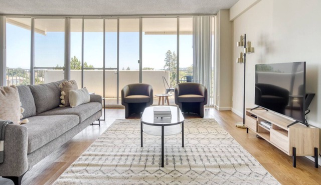 Dreamy San Mateo 2BR w/ W/D, BBQ & Pool, near Caltrain, by Blueground
