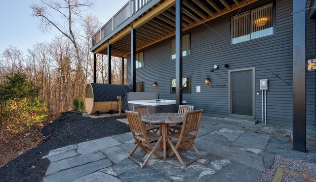 Eagle’s Nest | Golf Sim, Theater | Sleeps 16