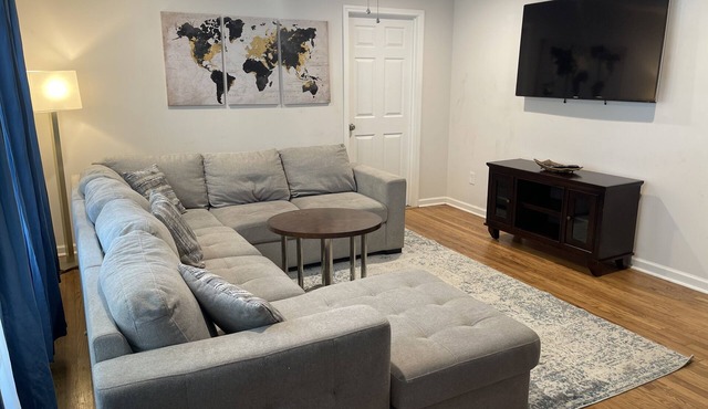 East Atlanta Gem - 3BR/2BA home, Fenced-in backyard/patio/Mins to downtown ATL