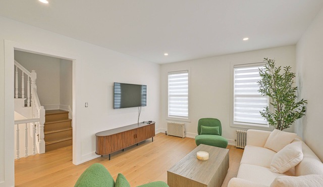 Easy NYC Access! Yonkers Apt 1/2 Mi to Metro-North