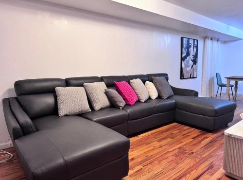 Elegant 3 bedroom 2 bath Downtown Newark