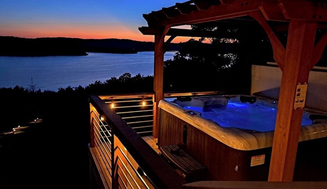 Enchanting Cottage with Sweeping Lake Views, Golden Sunsets, Hot Tub, Nature Trail & Dog-Friendly