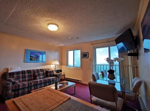 Enjoy the Long Range View, Ski in n out Top of the Mountain condo