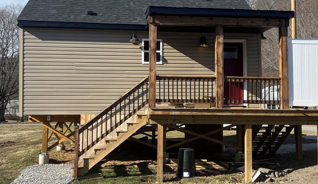 Enjoyable 2-bedroom cabin with AC in charming Marlinton.