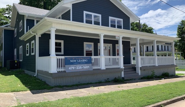 Exceptional Option in Downtown Siloam Springs - Comfort. Convenient. Clean.
