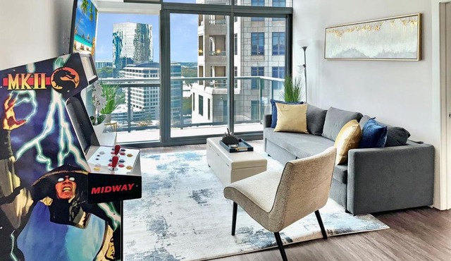 Executive 3BR Buckhead PenthousePoolBalconyWalk to Lenox,Phipps Plaza & Marta