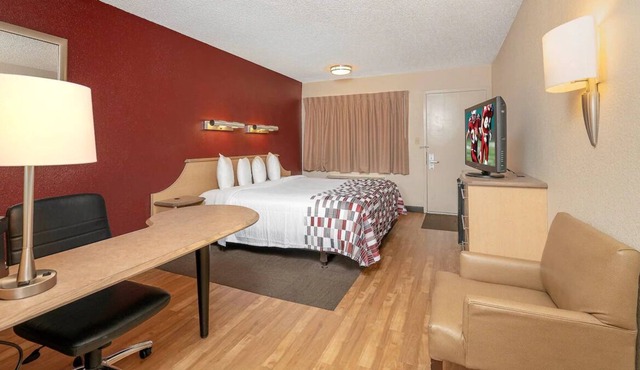Experience a Weekend of Fun! Pet-friendly, FREE Parking, Near Glen Falls!