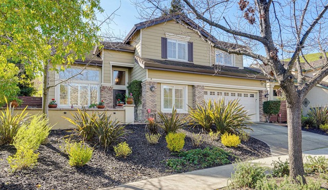 Fairfield Wine Country Getaway w/Backyard Oasis!